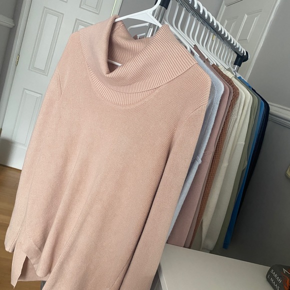 Dusty Pink turtleneck dress/sweater - Picture 1 of 10